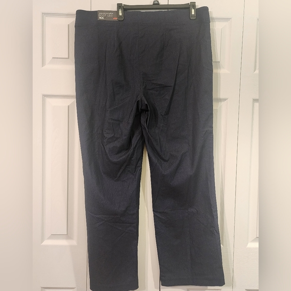NWT Avenue Super Stretch Pull-on Boot Leg Pants 16A Black - Picture 2 of 4